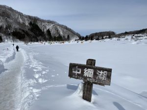 Read more about the article 2023年度の青木湖漁協 冬季氷上ワカサギ釣り（中綱湖）は中止となりました。